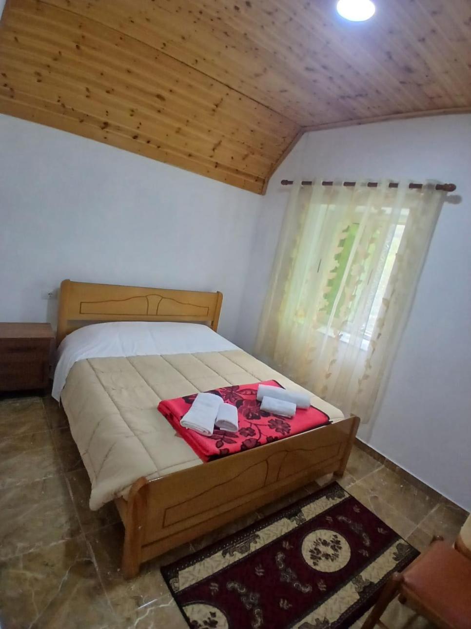 Bujtina Milani Bed & Breakfast Theth Ngoại thất bức ảnh