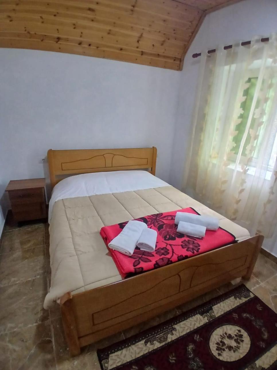 Bujtina Milani Bed & Breakfast Theth Ngoại thất bức ảnh